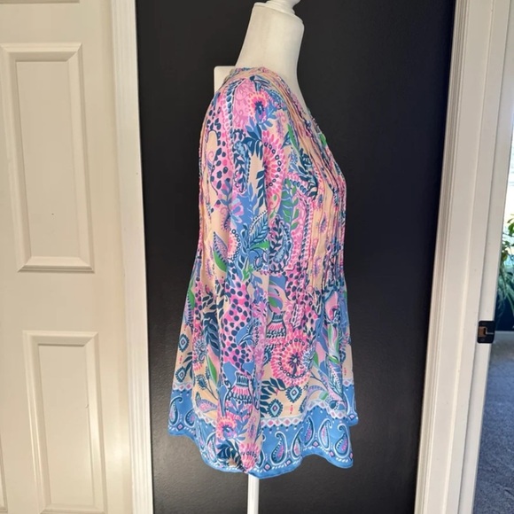 Lilly Pulitzer Marilina Tunic Top in Flocking to Paradise
Size Small - Picture 5 of 12